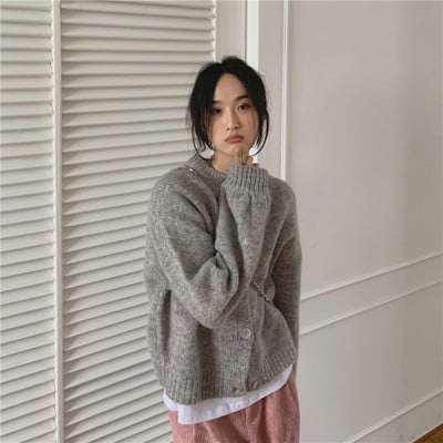 Naiste vabaaja vesti lai nööpidega mudel