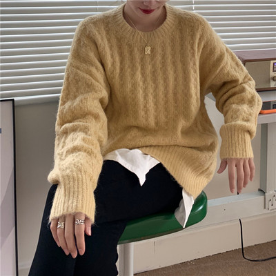 Moodne ovaalse kaelusega naiste kampsun tavaline mudel