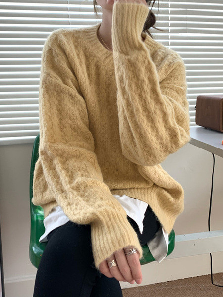 Moodne ovaalse kaelusega naiste kampsun tavaline mudel