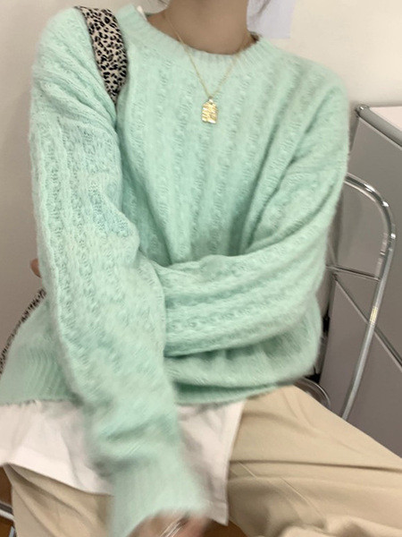 Moodne ovaalse kaelusega naiste kampsun tavaline mudel