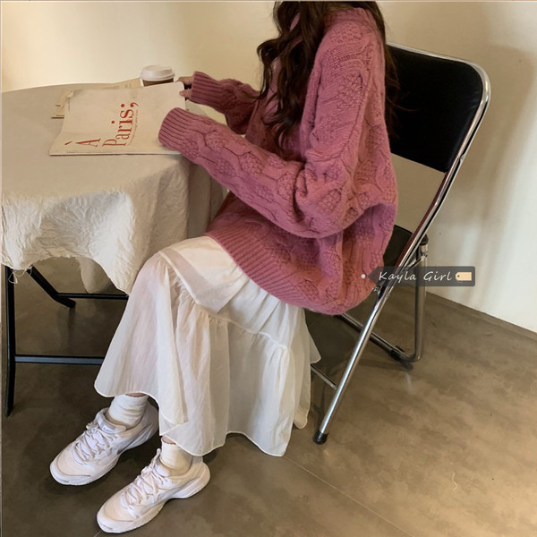 Γυναικείο φαρδύ πουλόβερ με οβάλ ντεκολτέ