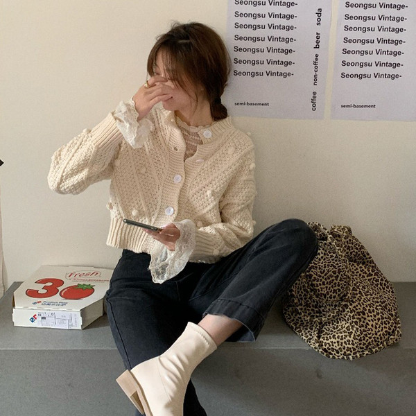 Praegune naiste lühike nööpidega kardigan