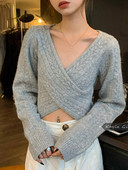 Moodne naiste lühike kootud pluus spits-kaelusega