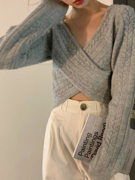 Moodne naiste lühike kootud pluus spits-kaelusega