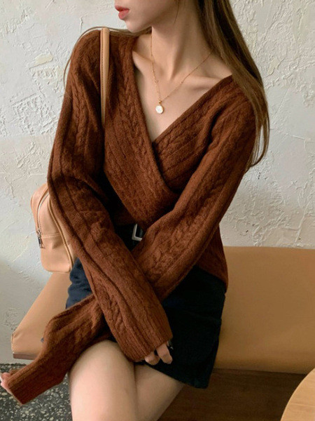 Moodne naiste lühike kootud pluus spits-kaelusega