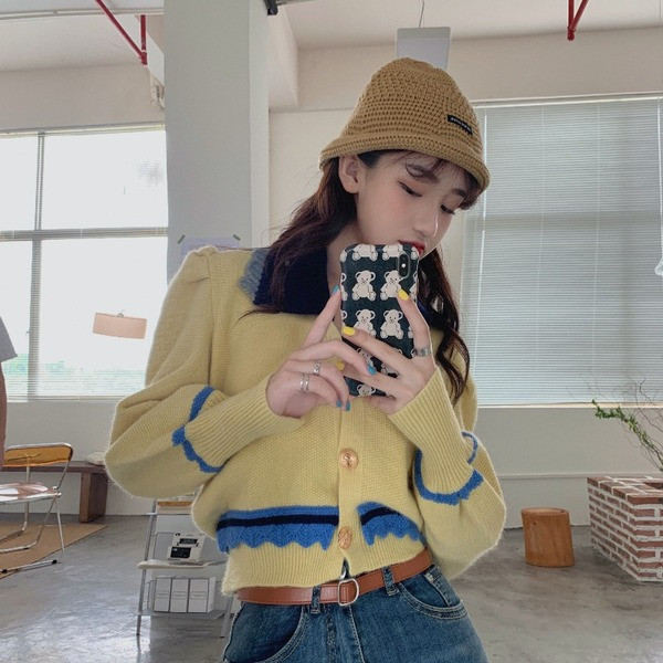 Casual κοντομάνικη γυναικεία ζακέτα με  ντεκολτέ