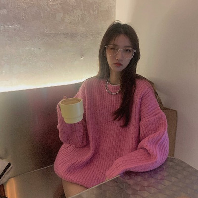 Μοντέρνο γυναικείο πουλόβερ με οβάλ λαιμόκοψη κλασικό μοντέλο