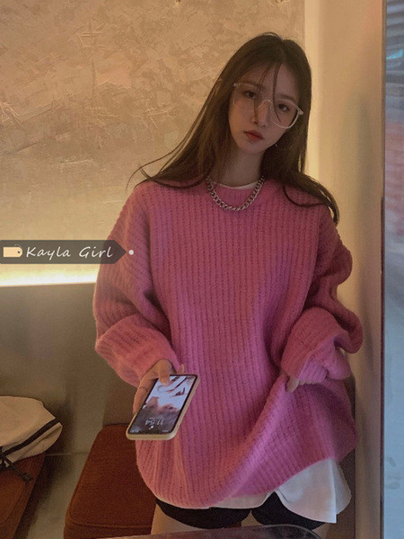 Μοντέρνο γυναικείο πουλόβερ με οβάλ λαιμόκοψη κλασικό μοντέλο