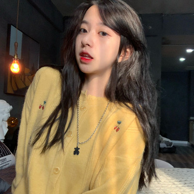 Moodne naiste õhuke nööpidega kardigan