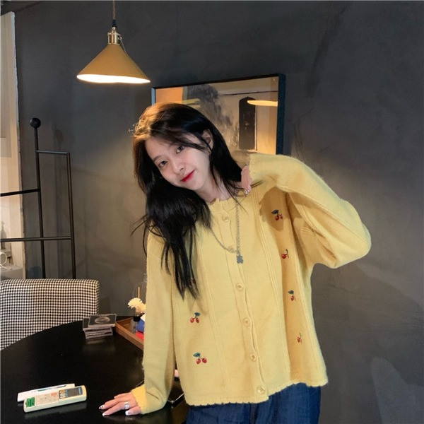 Moodne naiste õhuke nööpidega kardigan