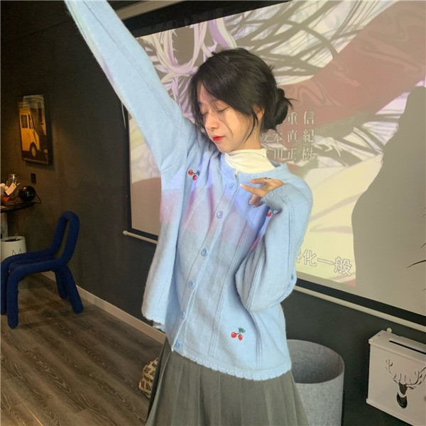 Moodne naiste õhuke nööpidega kardigan