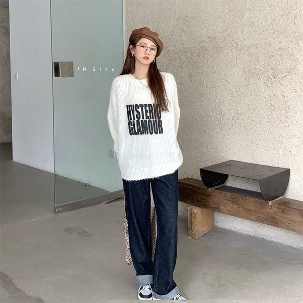 Casual γυναικείο πουλόβερ με οβάλ λαιμόκοψη και επιγραφή