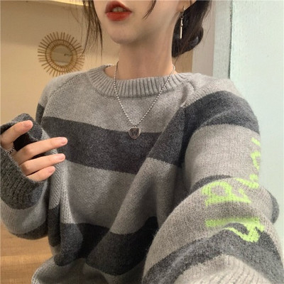 Naiste moodne triibuline ovaalse kaelusega kampsun