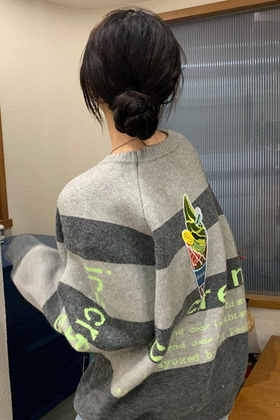 Naiste moodne triibuline ovaalse kaelusega kampsun