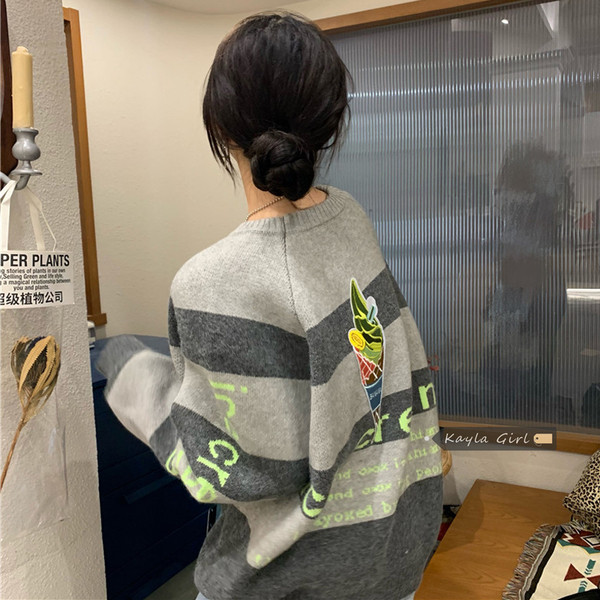 Naiste moodne triibuline ovaalse kaelusega kampsun