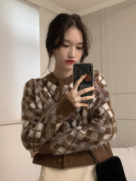 Naiste vabaaja lühike nööpide ja ovaalse kaelusega kardigan