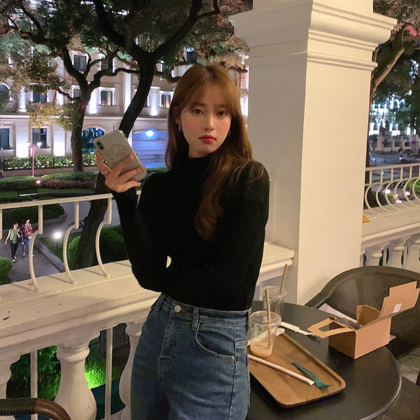 Μοντέρνο γυναικείο πουλόβερ - σλιμ  μοντέλο