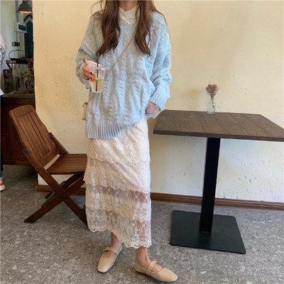 Praegune naiste lai kampsun ovaalse kaelusega