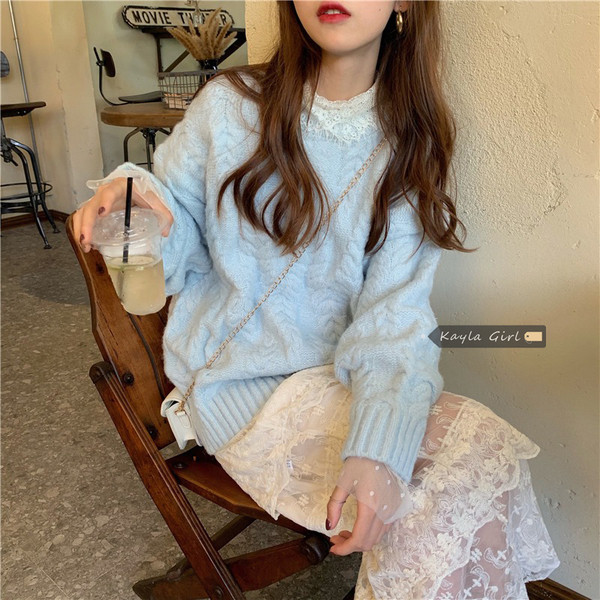 Praegune naiste lai kampsun ovaalse kaelusega