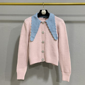 Naiste sügisvest värvilise kraega