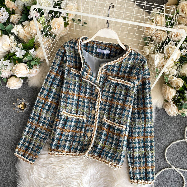 Naiste ruuduline mantel tasku ja nööpidega