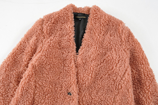 Naiste lai sulemantel spits-kaelusega mudel