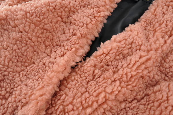 Naiste lai sulemantel spits-kaelusega mudel