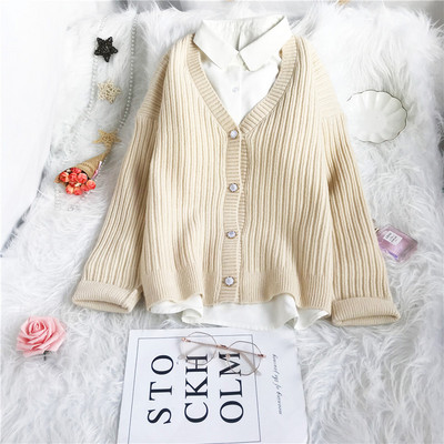 Moderni pleteni ženski kardigan sa špic izrezom