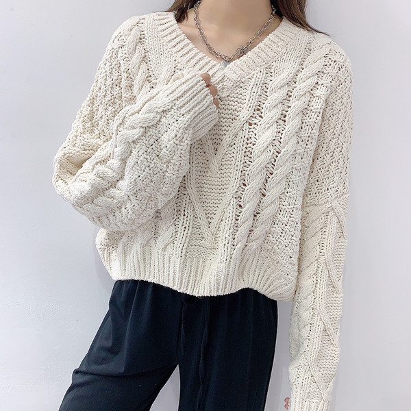 Γυναικείο μοντέρνο χειμερινό πουλόβερ με ντεκολτέ