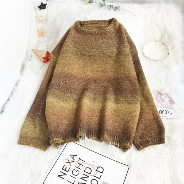 Naiste ümara kaelusega pikkade varrukatega kootud kampsun