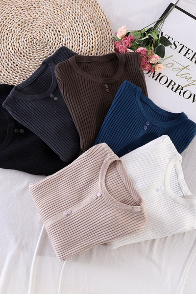 Casual γυναικείο πουλόβερ με οβάλ γιακά και κουμπιά