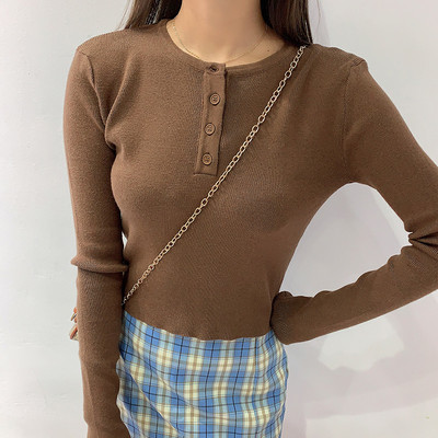 Naiste mitmes värvitoonis nööpidega sügispluus