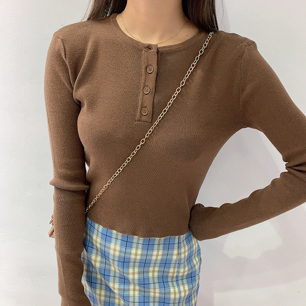 Naiste mitmes värvitoonis nööpidega sügispluus