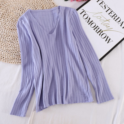 Γυναικείο πουλόβερ κοτλέ από λεπτό πλέξιμο με λαιμόκοψη και μακριά μανίκια