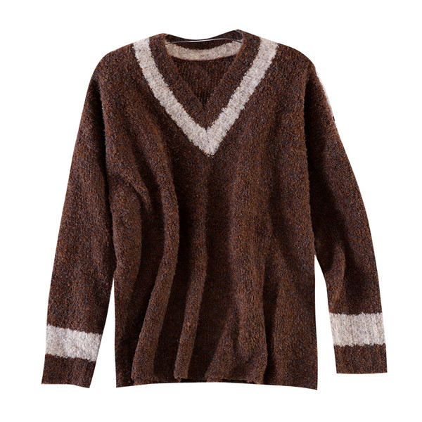 Ζεστό χειμερινό  πουλόβερ με ντεκολτέ  και μακριά μανίκια