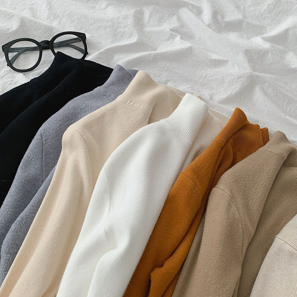 Γυναικείο πουλόβερ κλασικό μοντέλο με γιακά