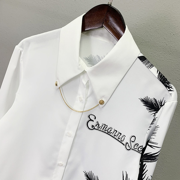 Stiilne varrukaaplikatsiooniga naiste särk