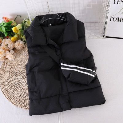 Naiste talvevest kõrge krae ja kotiga