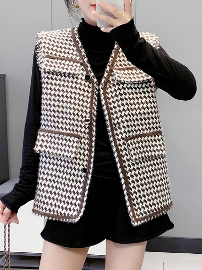 Igapäevane naiste ruuduline vest nööpide ja narmastega