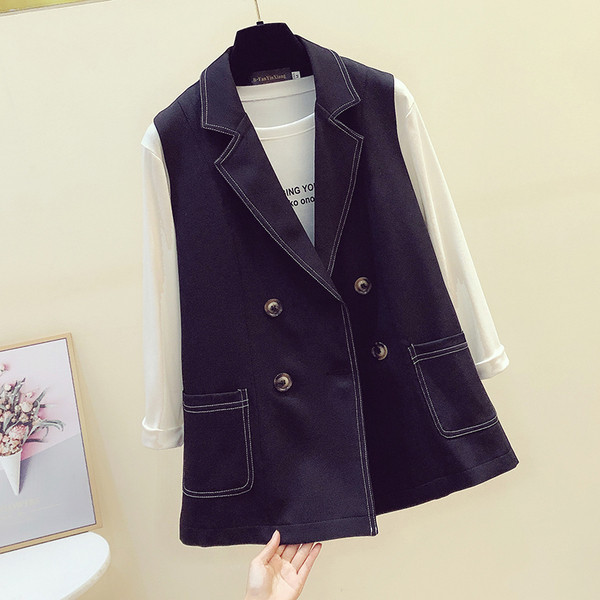 Moteriška laisvalaikio liemenė juodos spalvos su sagomis