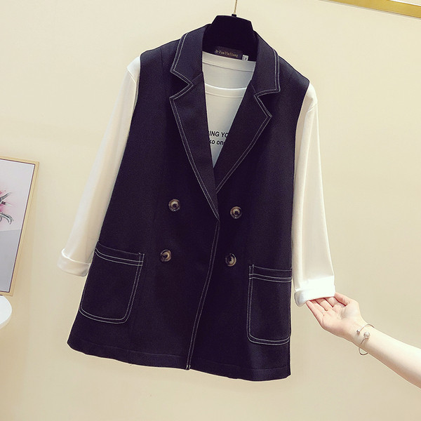 Moteriška laisvalaikio liemenė juodos spalvos su sagomis