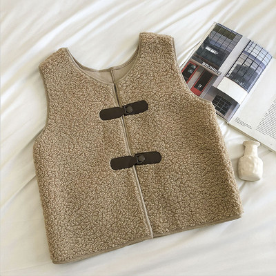 Uus mudel naiste nööpidega sulevestist