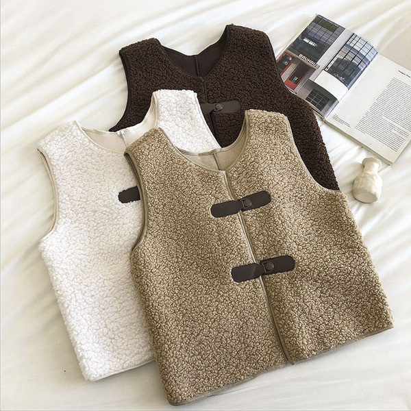 Uus mudel naiste nööpidega sulevestist