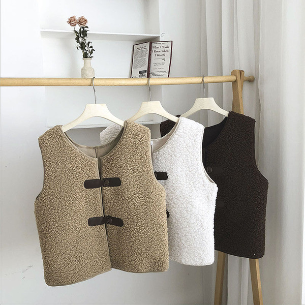 Uus mudel naiste nööpidega sulevestist