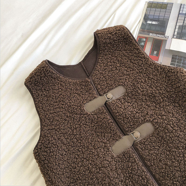 Uus mudel naiste nööpidega sulevestist