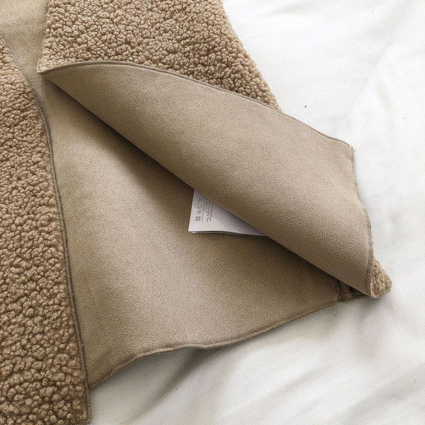 Γυναικείο μοντέρνο γιλέκο ντεκολτέ