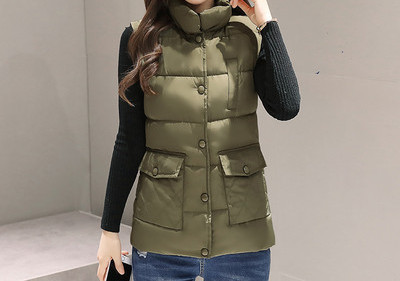 Moodne naiste vest nööpide ja kõrge kaelusega taskutega - suurus kuni 5XL