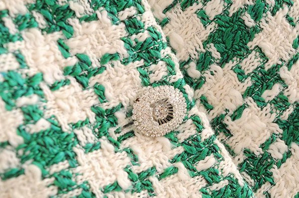 Moteriška languota liemenė - trumpas modelis su špicine iškirpte