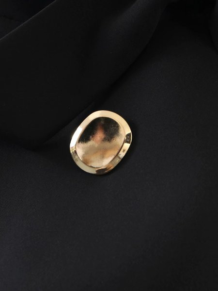 HIT Μοντέρνο γυναικείο γιλέκο με λαιμόκοψη και χρυσά κουμπιά