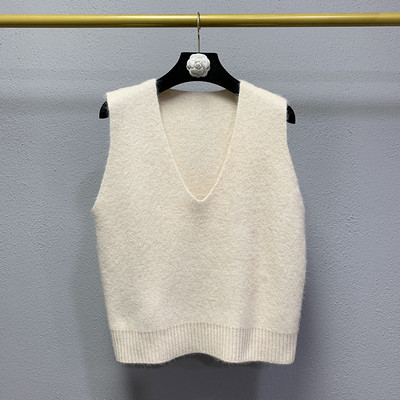 Naiste spits-kaelusega talvevest